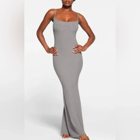 green emerald velvet dress $32 SKIMS Inspired Amazon Dress main image 1